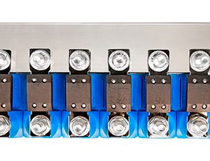 Barra colectora para conectar 6 portafusibles modular para fusibles MEGA (1500A)